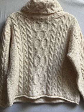Inis Crafts Ireland 100 % Merino Wool Cable Knit Turtleneck Sweater - Medium